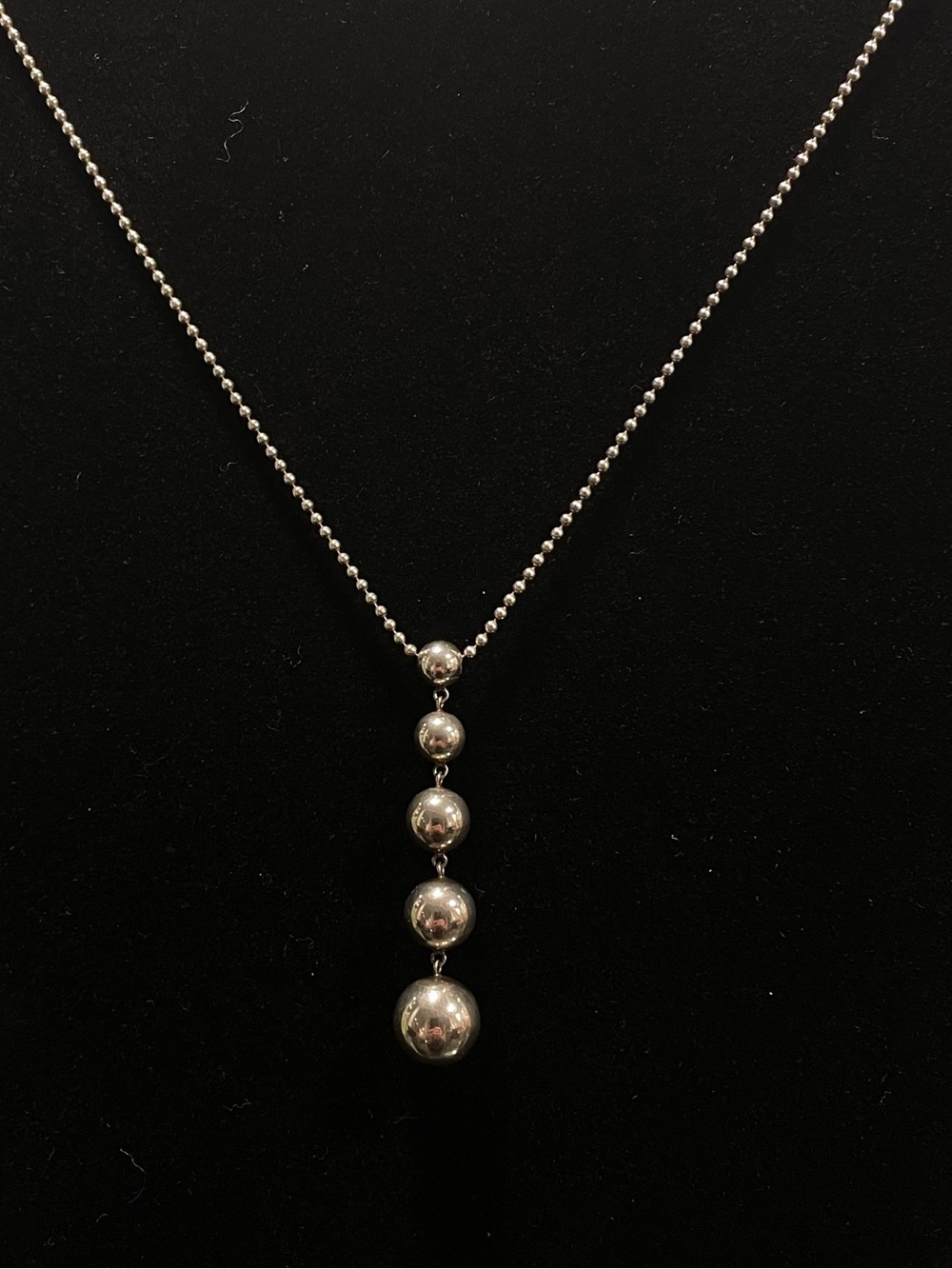 Tiffany & Co. Silver Graduated Bead Ball Drop Necklace Pendan